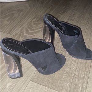 Kendall + Kylie keels size 7